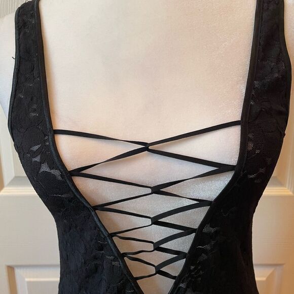 VINTAGE BLACK LACE VICTORIA’S SECRET STRETCH CHEMISE SIZE MEDIUM EVC - Picture 3 of 8